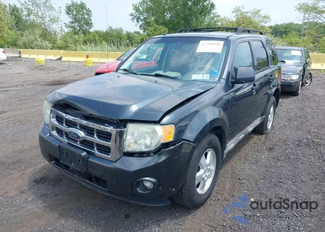 2009 Ford Escape Xlt z USA, uszkodzony, nr VIN 1FMCU93G39KB28146